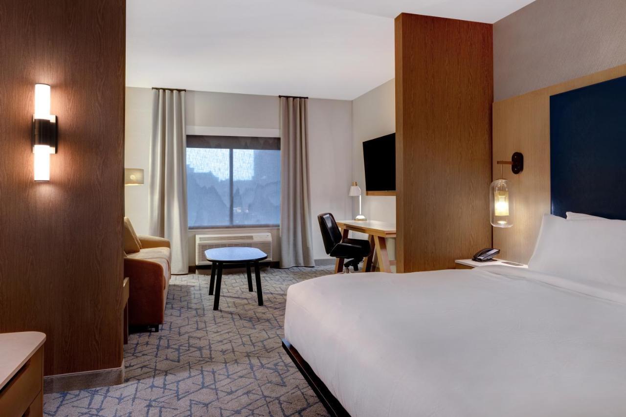 Fairfield By Marriott Inn & Suites Minneapolis Downtown Exterior photo