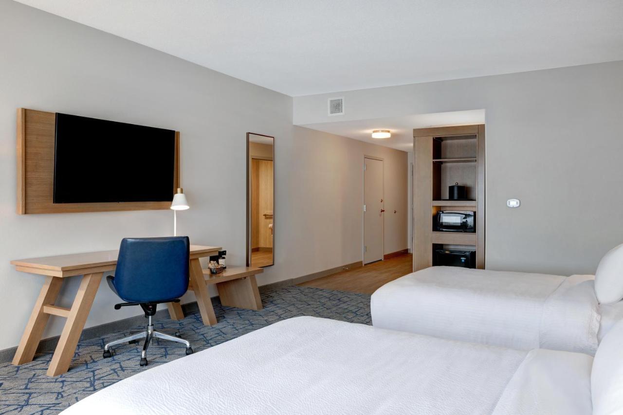 Fairfield By Marriott Inn & Suites Minneapolis Downtown Exterior photo