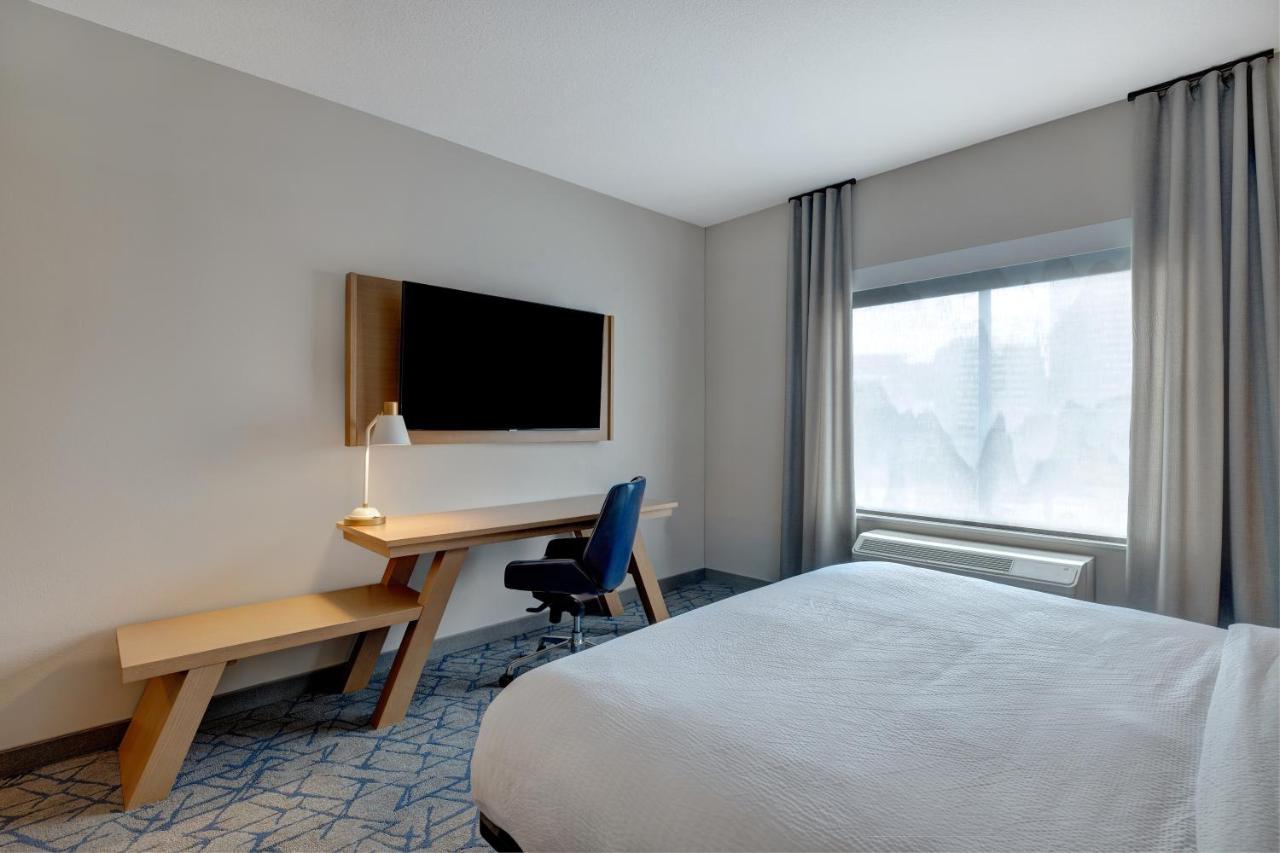 Fairfield By Marriott Inn & Suites Minneapolis Downtown Exterior photo