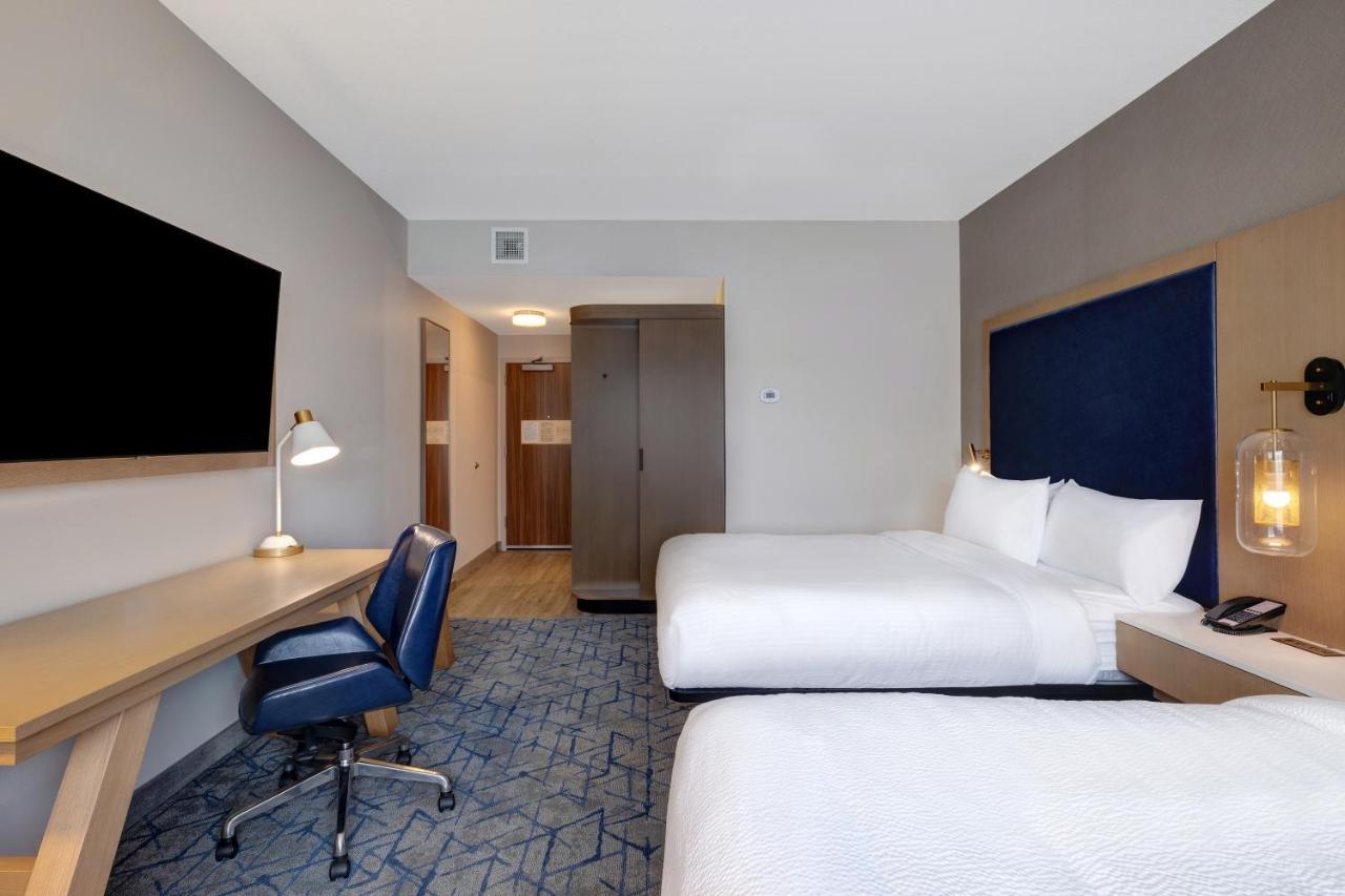 Fairfield By Marriott Inn & Suites Minneapolis Downtown Exterior photo