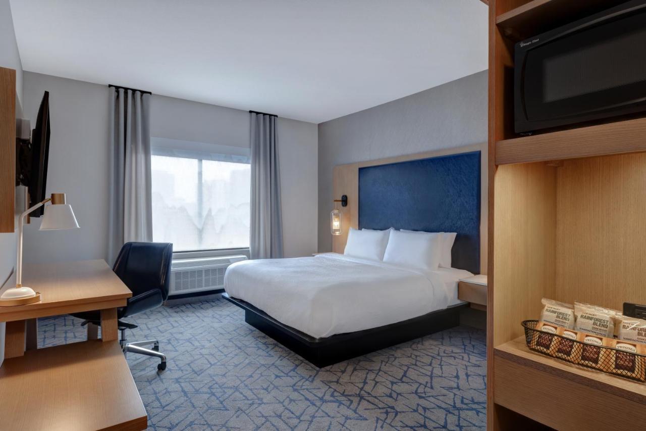Fairfield By Marriott Inn & Suites Minneapolis Downtown Exterior photo