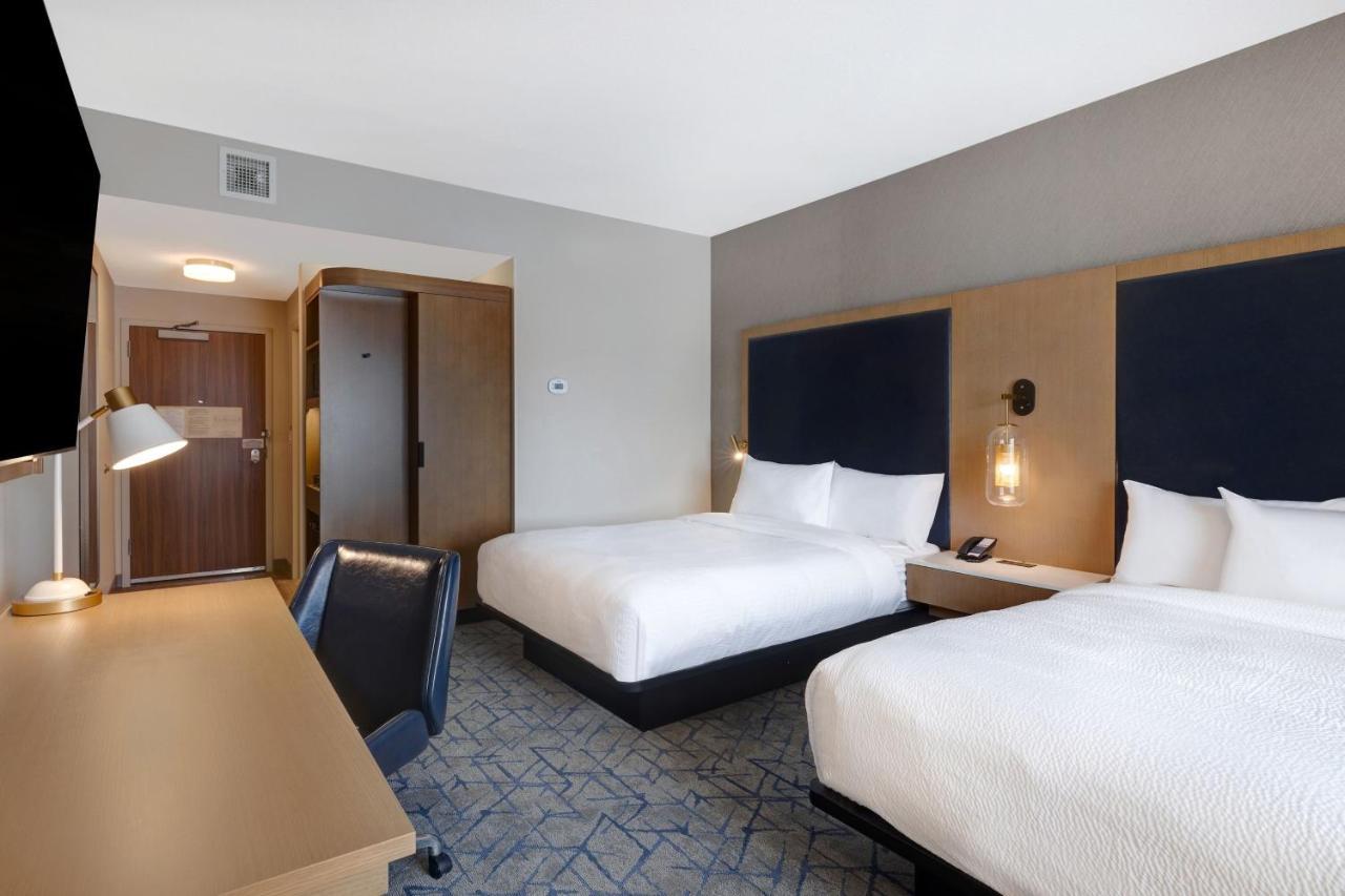 Fairfield By Marriott Inn & Suites Minneapolis Downtown Exterior photo
