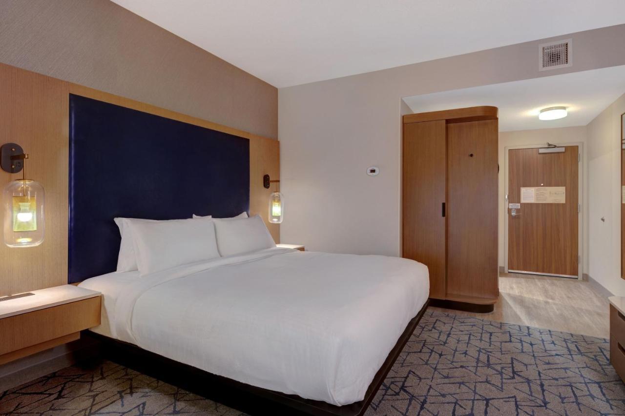 Fairfield By Marriott Inn & Suites Minneapolis Downtown Exterior photo